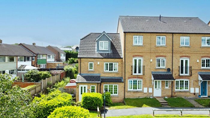 3 Bedroom End Of Terrace House For Sale In Broadlands Avenue, Pudsey, LS28