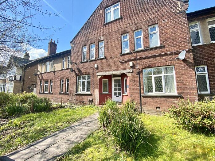 2 Bedroom Flat To Rent In Sefton Court, Leeds, LS6
