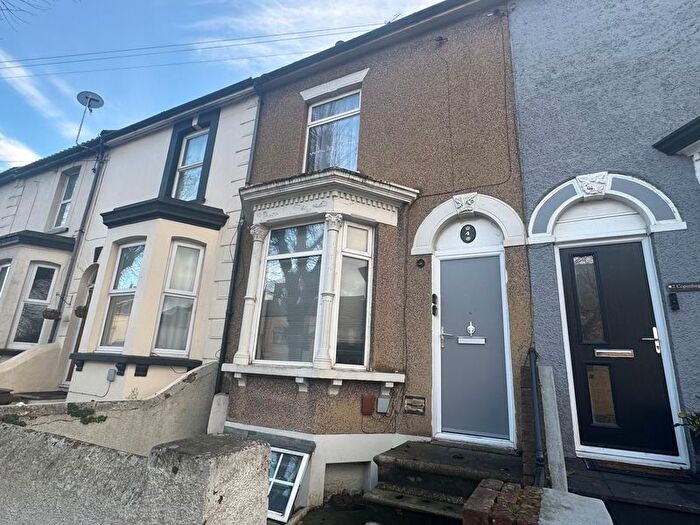 3 Bedroom Terraced House To Rent In Copenhagen Road, Gillingham, ME7