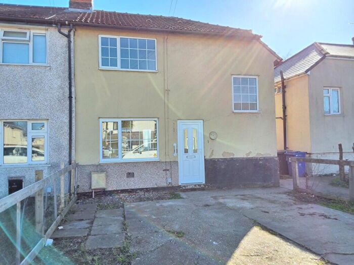 3 Bedroom Semi-Detached House To Rent In Beechfield Road, Dunscroft, DN7