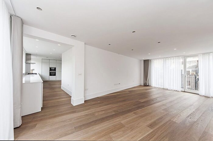 2 Bedroom Flat To Rent In Castlereagh Street, London, W1H