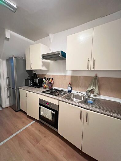 5 Bedroom Terraced House To Rent In Babington Road, Hendon, NW4