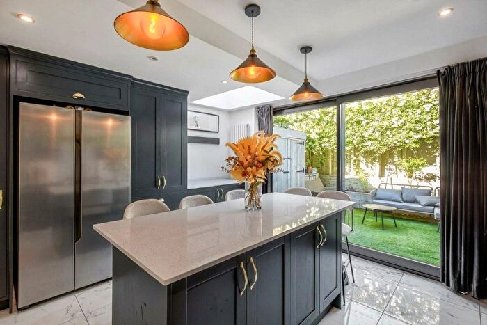 4 Bedroom Terraced House For Sale In Besley Street, Furzedown, SW16