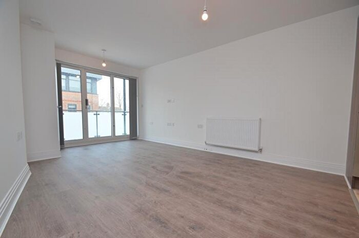 1 Bedroom Apartment To Rent In Metro House, Pinner Road, Northwood, HA6