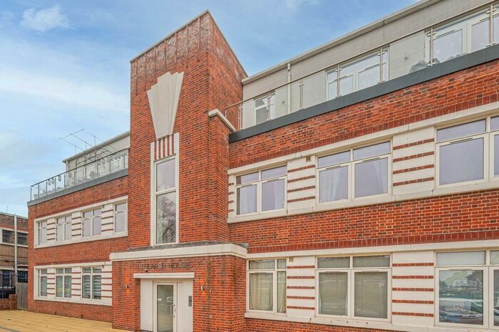 1 Bedroom Flat For Sale In Research House, Greenford, UB6