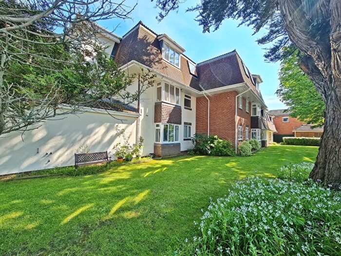 1 Bedroom Retirement Property For Sale In Sandringham Court, Avon Road, Bournemouth, Dorset, BH8