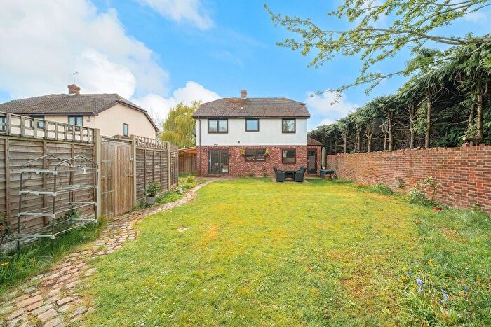4 Bedroom Detached House For Sale In Thorney Mill Road, Iver, SL0