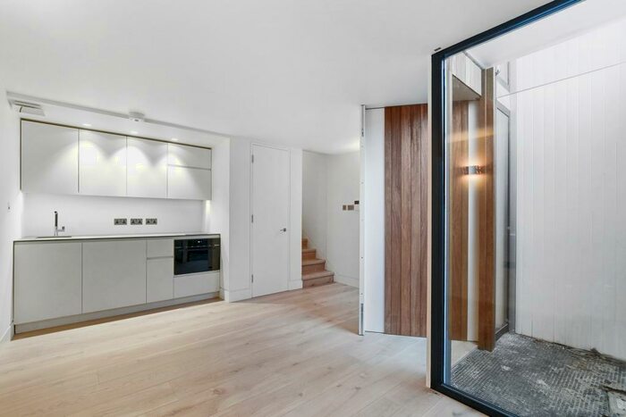 1 Bedroom Apartment To Rent In Parkwood Mews, Highgate, N6