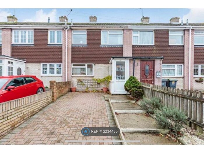 3 Bedroom Terraced House To Rent In New Hythe Lane, Larkfield, Aylesford, ME20