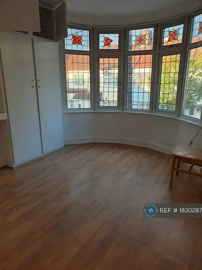 3 Bedroom Terraced House To Rent In Lawrence Avenue, London, E12