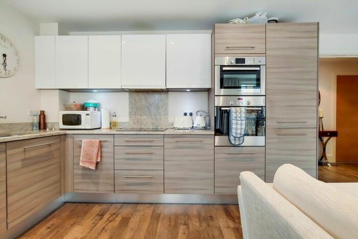 2 Bedroom Flat To Rent In Madeleine Court, Stanmore, HA7