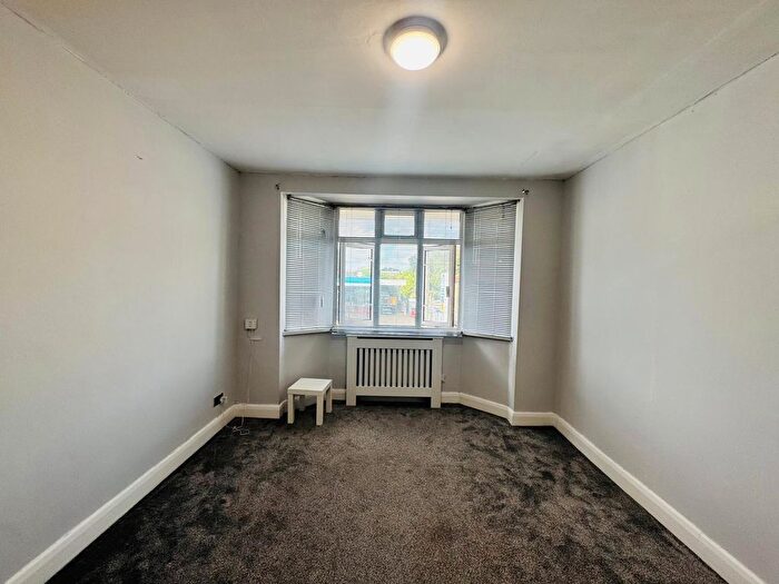 1 Bedroom Maisonette To Rent In New Road, High Wycombe, HP12