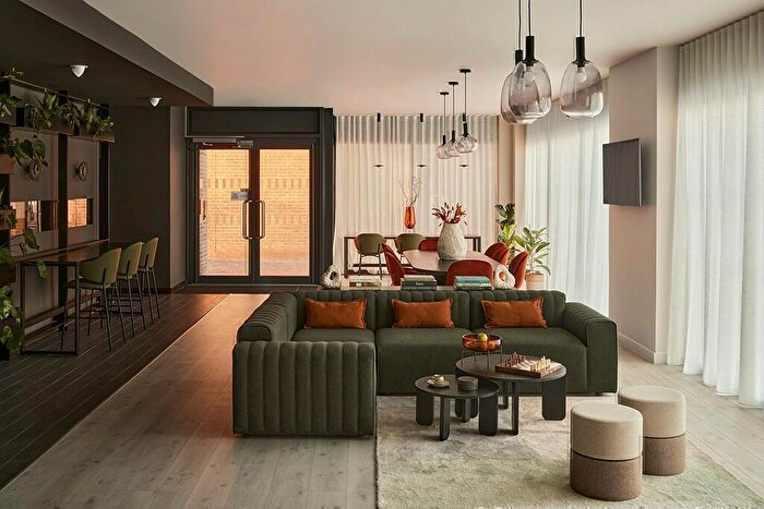 2 Bedroom Flat To Rent In Dumballs Road, Cardiff(City), CF10