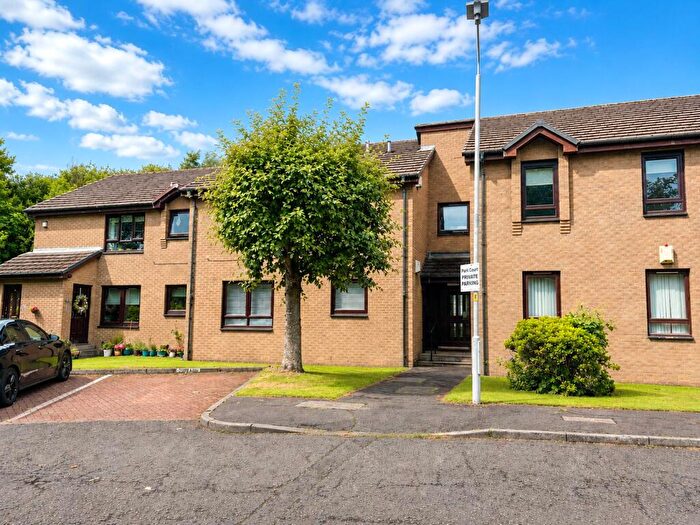 2 Bedroom Flat For Sale In Park Road, Hamilton, South Lanarkshire, ML3