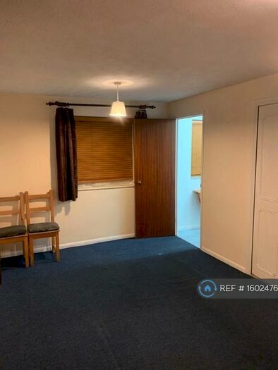 Studio To Rent In Vicars Bridge Close, Wembley, HA0