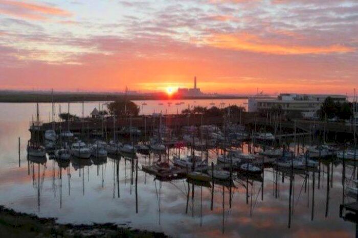 2 Bedroom Flat To Rent In The Boardwalk, Gillingham, ME7