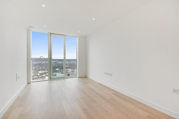 1 Bedroom Apartment To Rent In Pinnacle Apartments, Saffron Central Square, Croydon, CR0