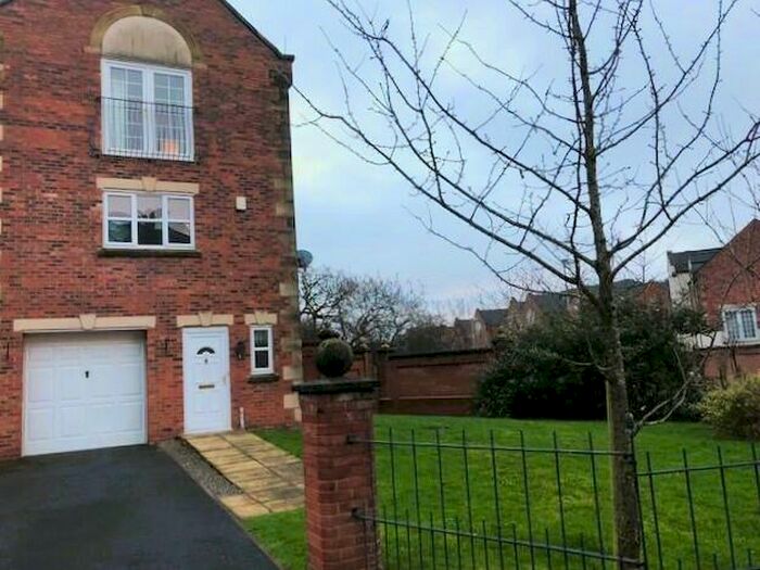 3 Bedroom Town House To Rent In Dacre Way, Cottam, Preston, PR4