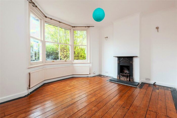 3 Bedroom Semi-Detached House To Rent In Lyne Crescent, Walthamstow, London, E17