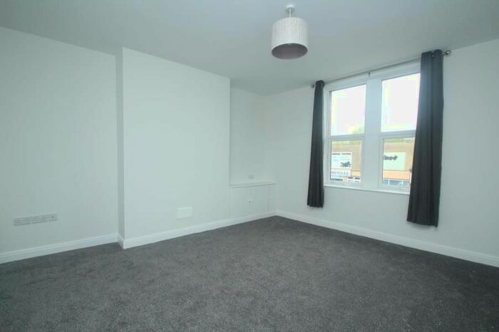 2 Bedroom Flat To Rent In High Street, Starbeck, HG2