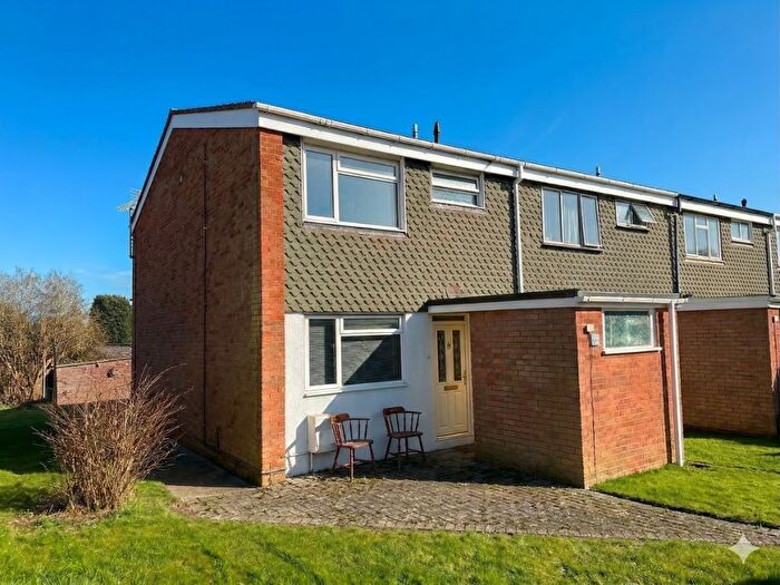 3 Bedroom Semi Detached House To Rent In Berwick Drive, Milton Keynes, Buckinghamshire, MK3