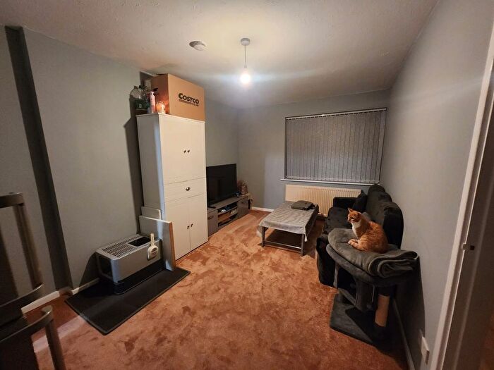 1 Bedroom Flat To Rent In Mayfair, Bradford, BD5