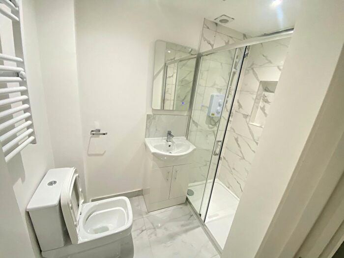 1 Bedroom Flat To Rent In Upper Tooting Road, London, SW17