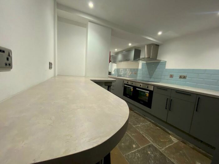 5 Bedroom House To Rent In St Georges Place, BA1