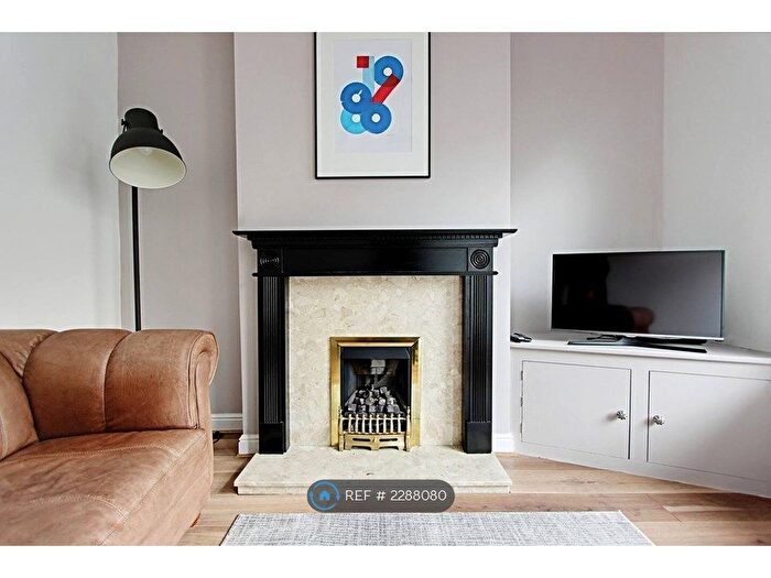 2 Bedroom Terraced House To Rent In New Hall Road, Chesterfield, S40