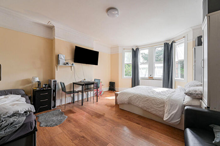 Studio For Sale In Bromley Road, Catford, London, SE6