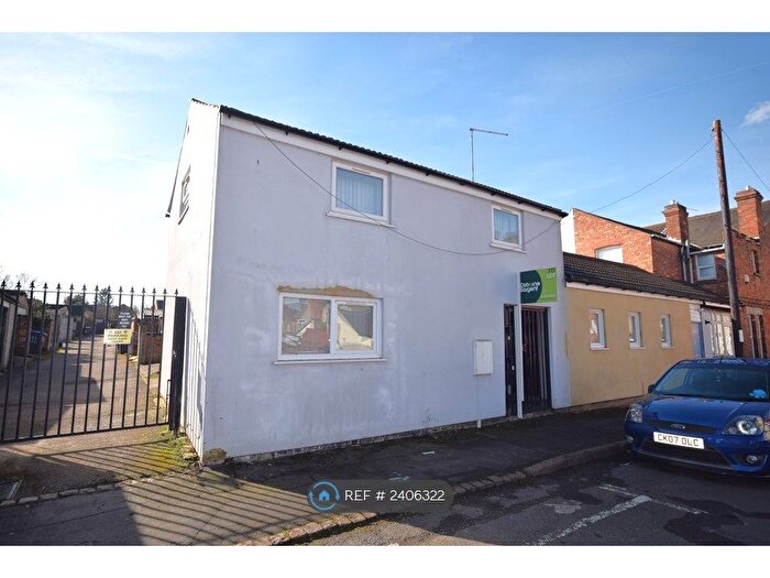 2 Bedroom Flat To Rent In Tom Brown Street, Rugby, CV21