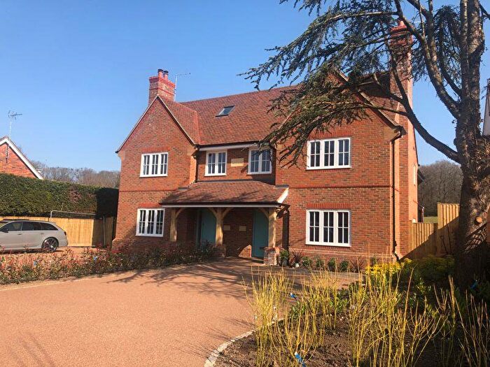 4 Bedroom Semi-Detached House To Rent In Lane End Village, HP14