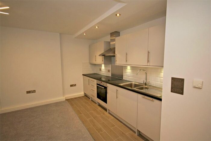 2 Bedroom Flat To Rent In Kingsley Court, Willesden Green, London, NW2