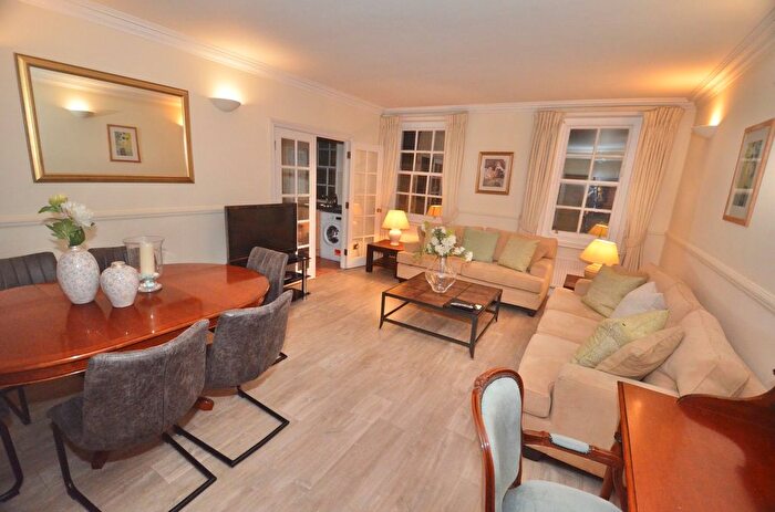 3 Bedroom Flat For Sale In York Place Mansions, Baker Street, Marylebone, London, W1U
