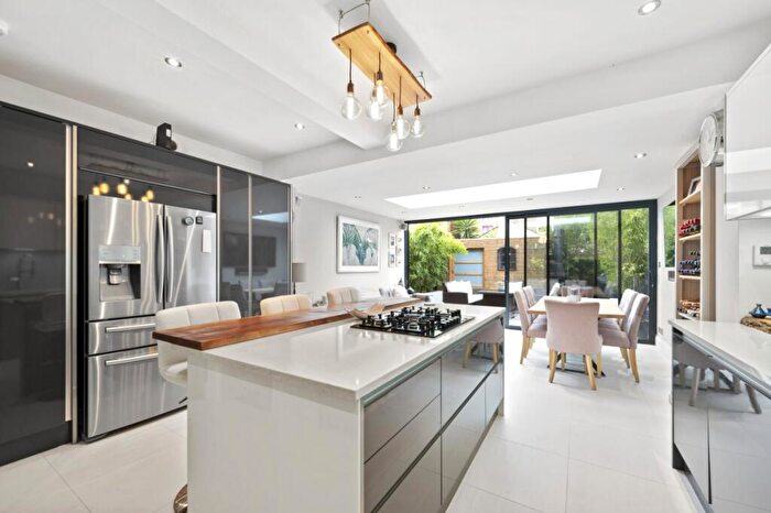 House To Rent In Clifton Road, Kingston Upon Thames, KT2