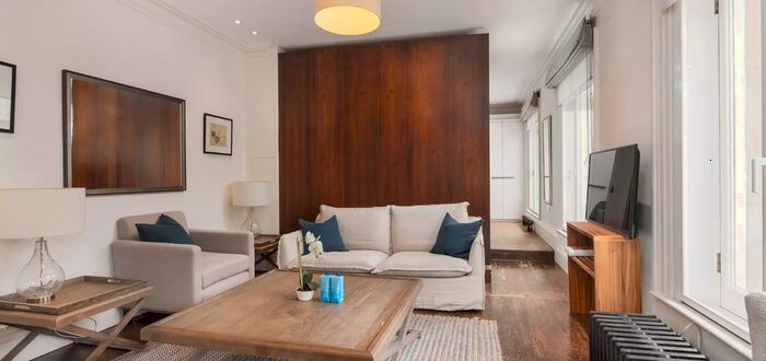 1 Bedroom Flat To Rent In Grosvenor Gardens, Westminster, London, SW1W