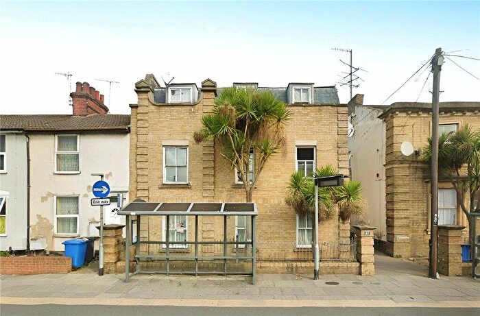 2 Bedroom Apartment For Sale In Woodbridge Road, Ipswich, Suffolk, IP4