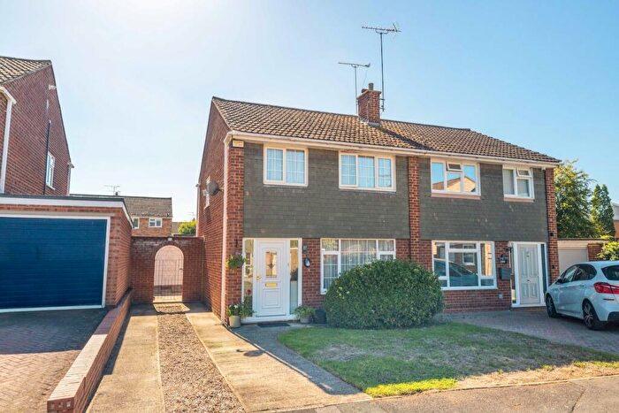 3 Bedroom Semi-Detached House For Sale In Hag Hill Rise, Taplow, Maidenhead, SL6