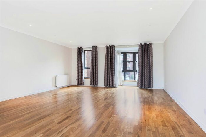 4 Bedroom Property To Rent In Windsor Way, Brook Green, London, W14