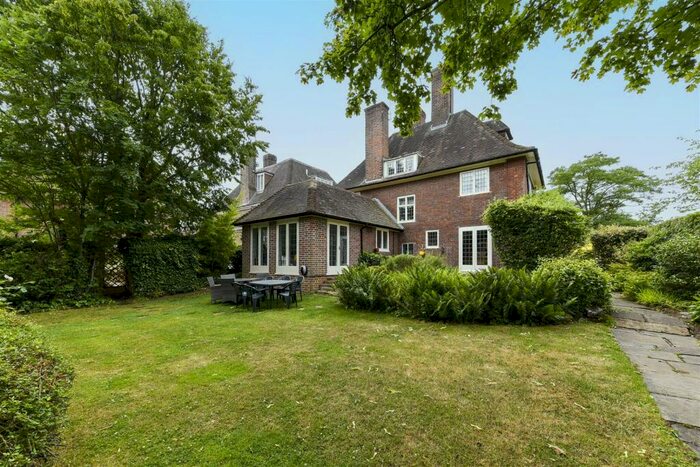 6 Bedroom Detached House To Rent In Turner Close, Hampstead Garden Suburb, NW11