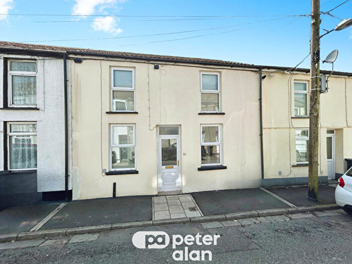 2 Bedroom House To Rent In Upper Row, CF48