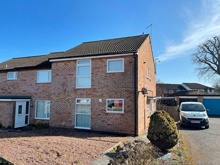 2 Bedroom Flat To Rent In Newbarn Park Road, Taunton, TA1