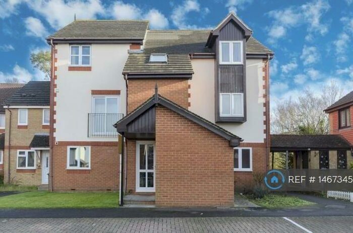 1 Bedroom Flat To Rent In Dundonald Close, Southampton, SO19