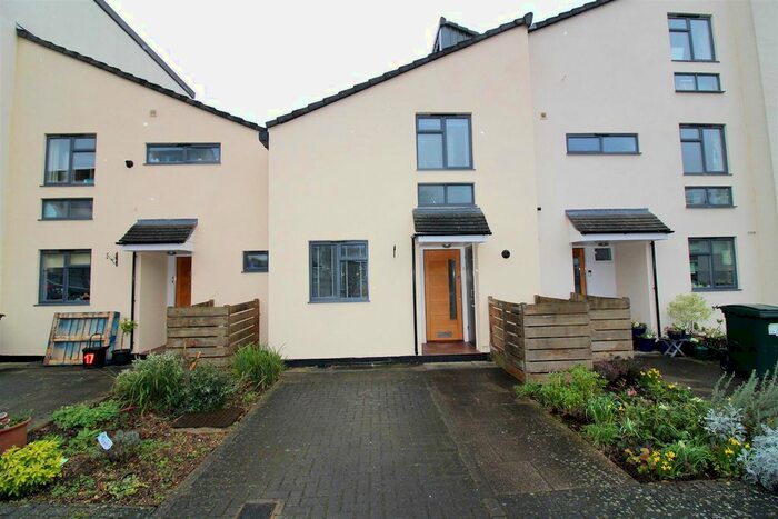 2 Bedroom Terraced House To Rent In Field View, Caversham, Reading, RG4