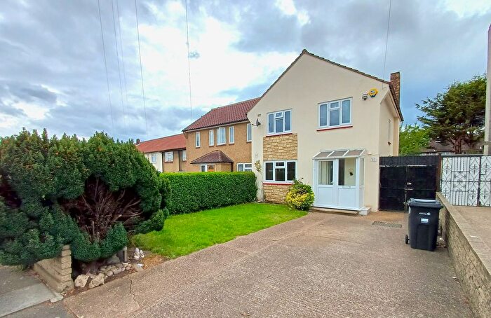 3 Bedroom End Of Terrace House To Rent In Lexden Drive, Romford, RM6