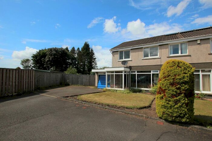 3 Bedroom Semi-Detached House For Sale In St. Andrews Drive, Uphall, EH52