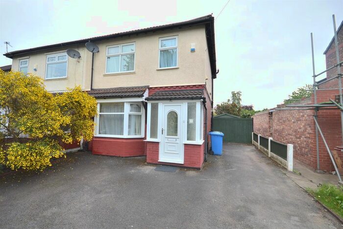 3 Bedroom Semi-Detached House To Rent In Woodhouse Lane, Sale, M33