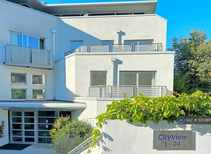 2 Bedroom Flat To Rent In Cityview, London, SE7