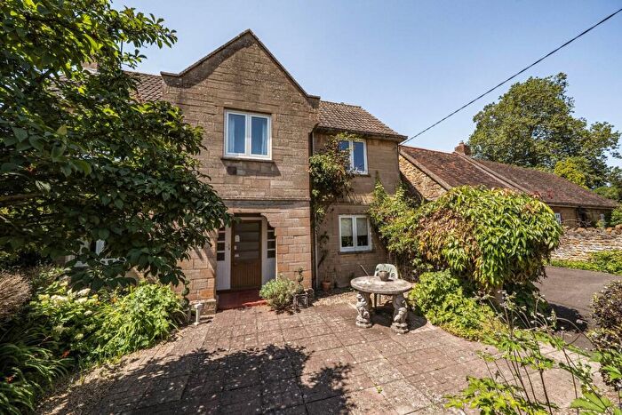 4 Bedroom Detached House For Sale In Ansford Road, Castle Cary, BA7