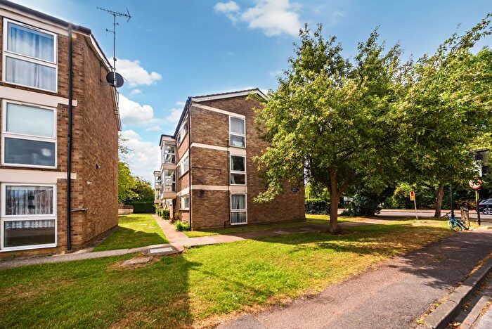 2 Bedroom Flat For Sale In Headington, Oxford, OX3